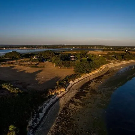 Meuble Sur L'ile De Tascon A 300 M De La *