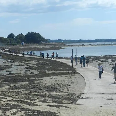 Meuble Sur L'ile De Tascon A 300 M De La *