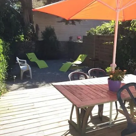 Meuble Sur L'ile De Tascon A 300 M De La بيت للعطل