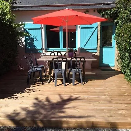 Meuble Sur L'ile De Tascon A 300 M De La